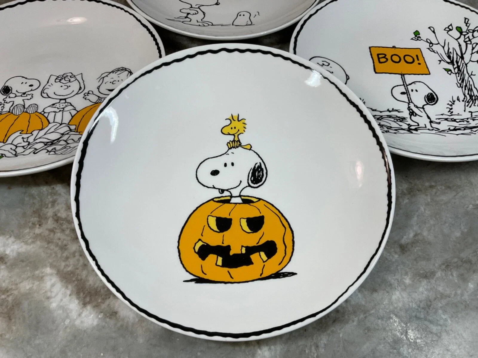 Halloween Snoopy Trick Or Treat Charlie Brown Plates Set Of 4 Pottery Barn New